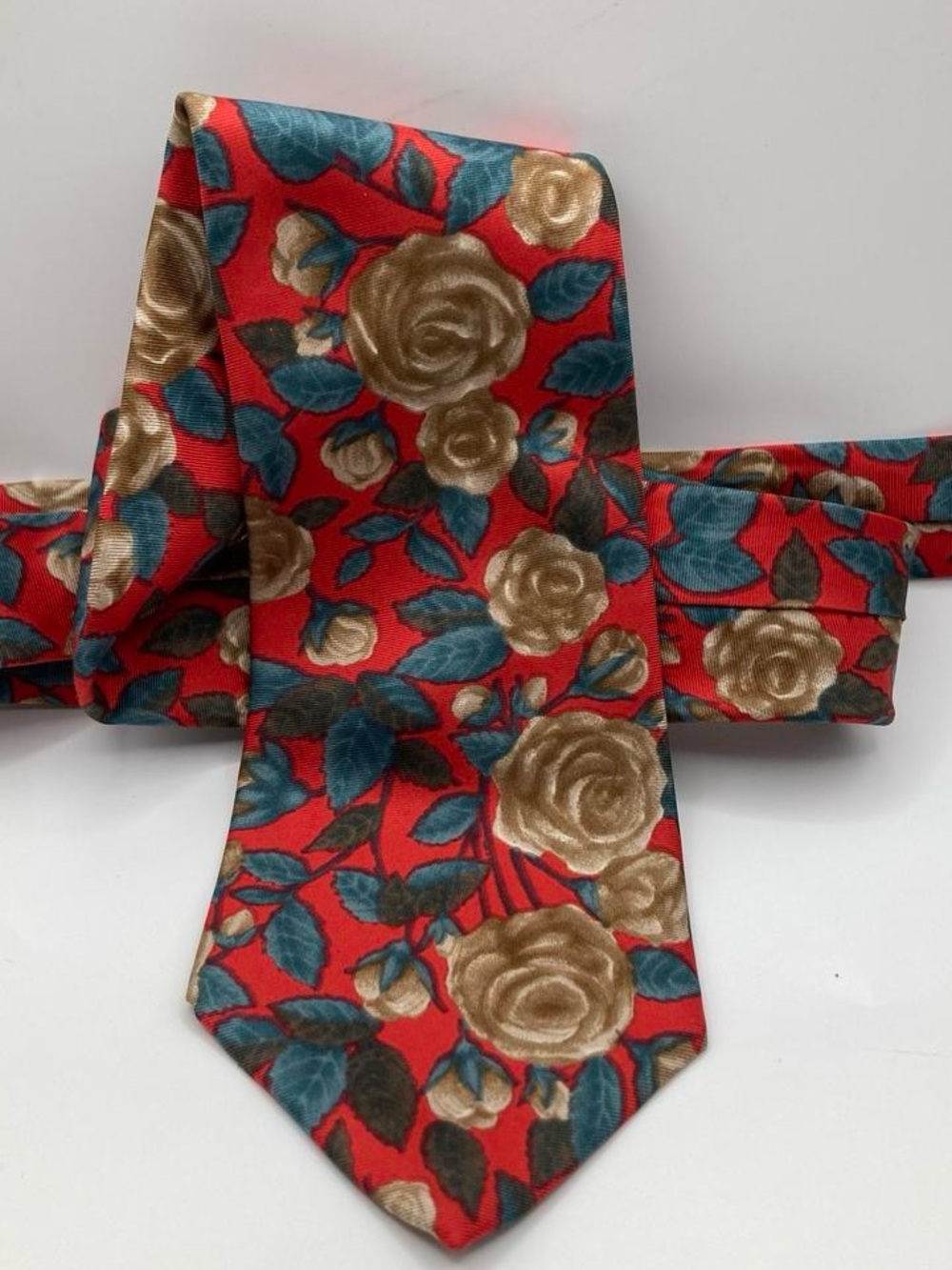 VTG Don Loper Beverly Hills Gold Roses Blue Green Leaves Red Base 100% Silk Tie